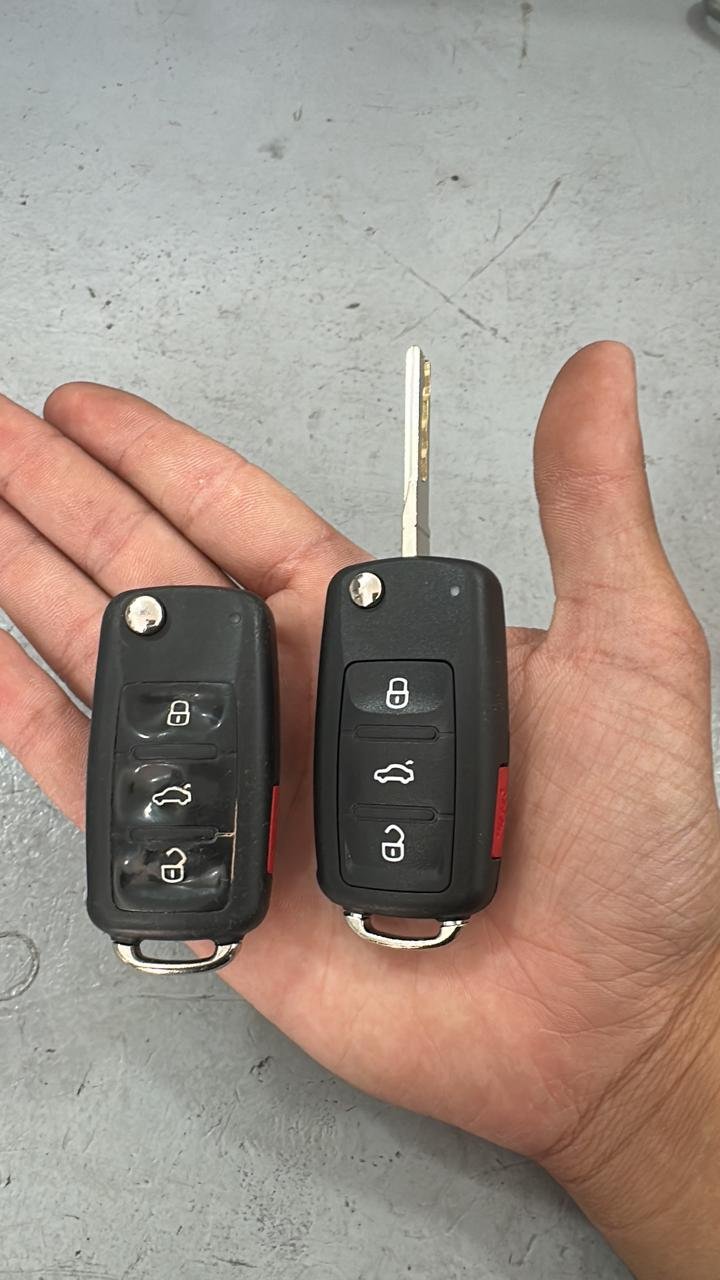 Copia de llave Volkswagen original vs nueva — Cerrajería Castro Tijuana