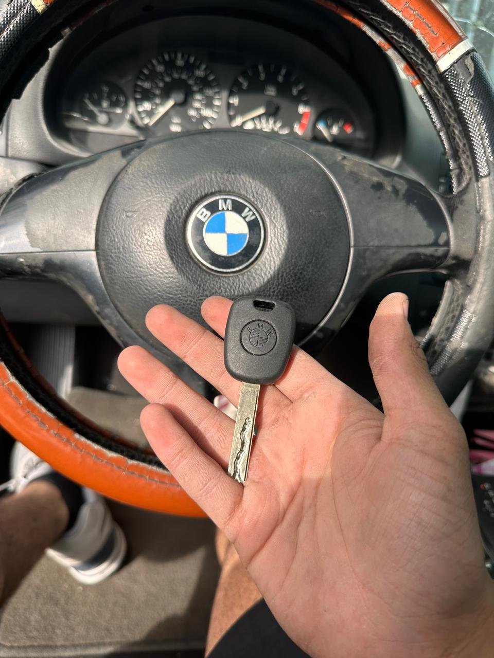 Programación de llave BMW con transponder en Tijuana — Cerrajería Castro